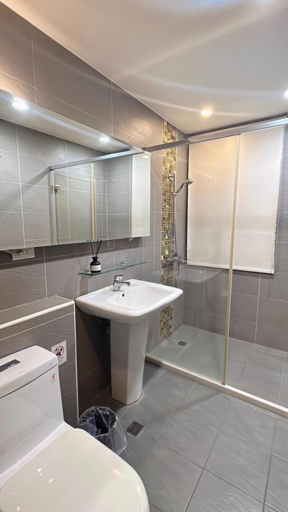 Crystal City Hotel Чжунлі Екстер'єр фото