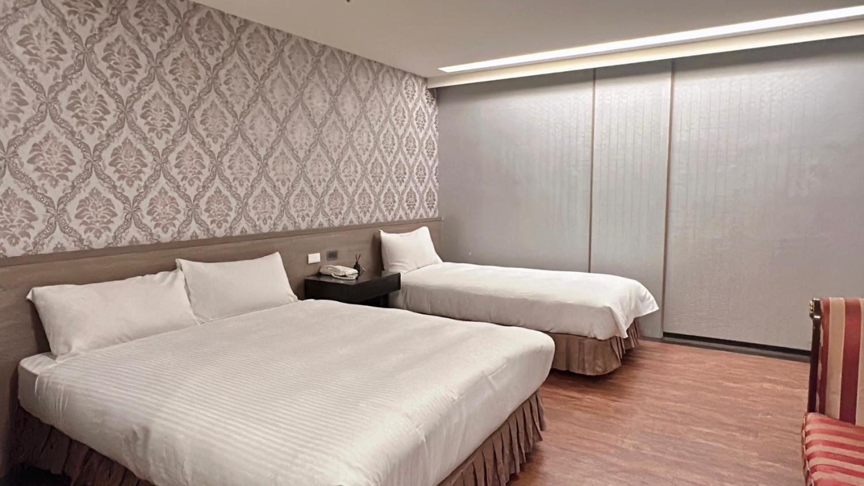 Crystal City Hotel Чжунлі Екстер'єр фото