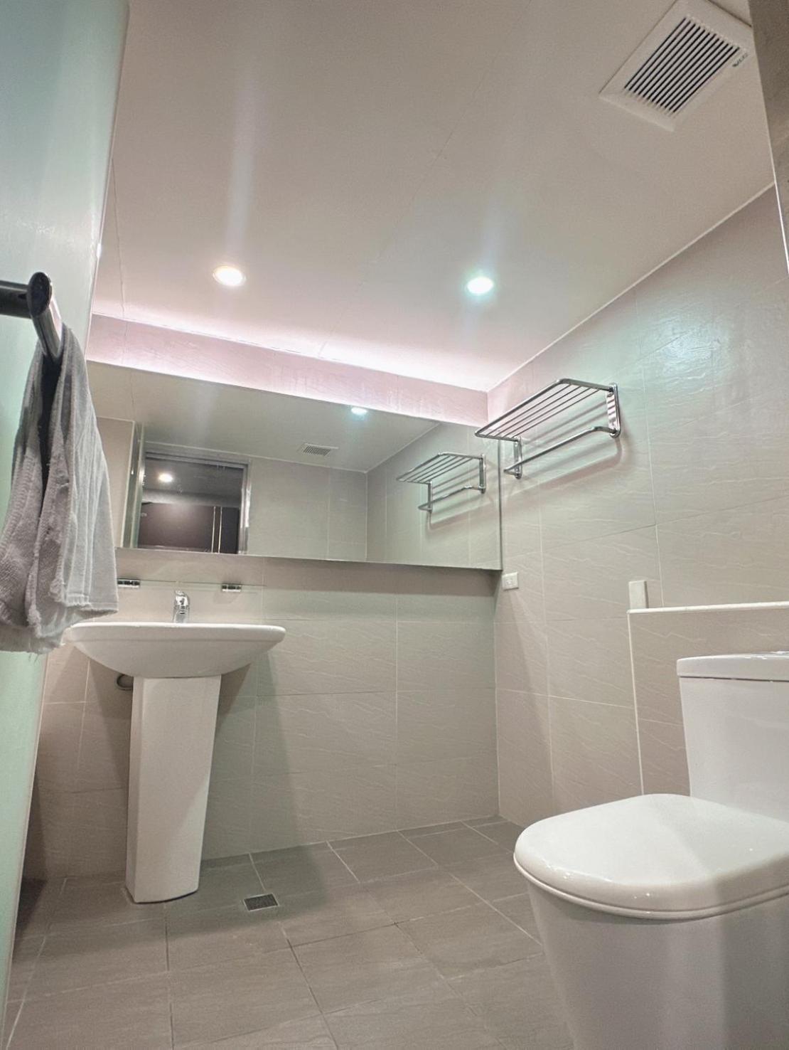Crystal City Hotel Чжунлі Екстер'єр фото