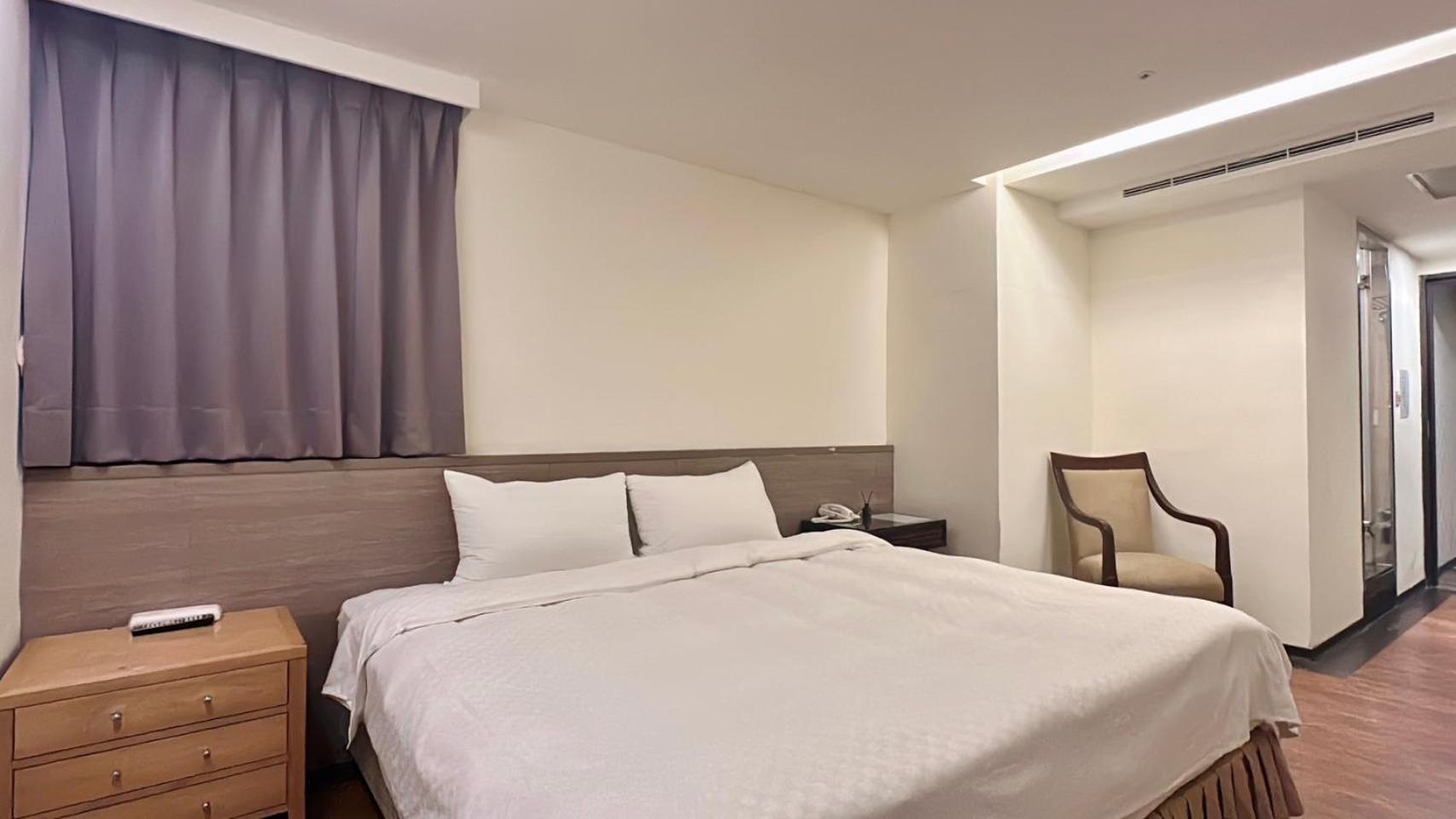 Crystal City Hotel Чжунлі Екстер'єр фото