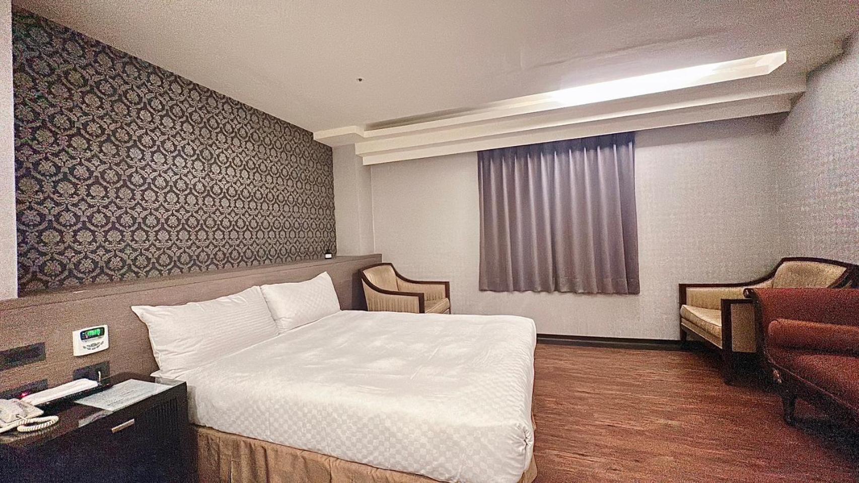 Crystal City Hotel Чжунлі Екстер'єр фото